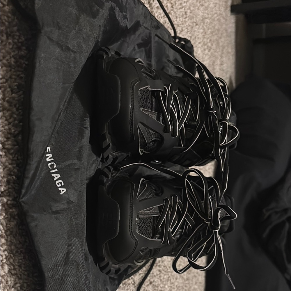 Balenciaga triple black